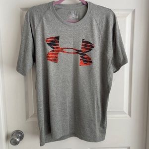 Under Armour Heat Gear Workout Shirt — Sz Large